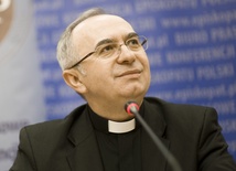 Ks. Józef Kloch był inicjatorem pionierskich zastosowań komputerów i internetu w diecezji tarnowskiej