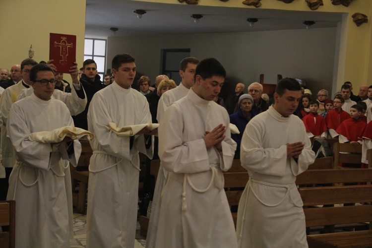 Święcenia diakonatu w kościele Podwyższenia Krzyża i św. Herberta w Katowicach, 25 lutego 2017.