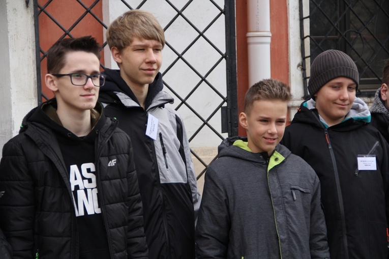 Gra w klasztorze