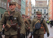 W defiladzie wzięło udział kilkanaście grup rekonstrukcyjnych z całej Polski 