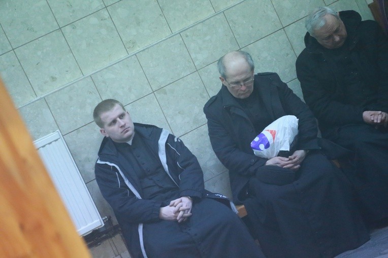 Modlitwa przy grobie ks. Blachnickiego