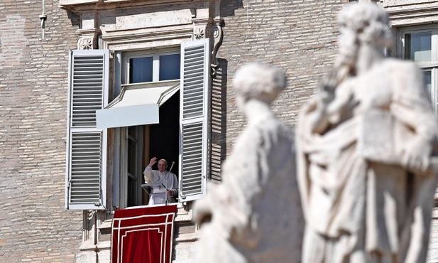 Franciszek: Wybierajcie Boga dającego radość, a nie bogactwa, czyniące nas smutnymi