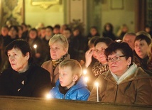 ◄	Modlitwa w Bielanach zgromadziła wielu wiernych.