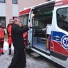 ◄	Nowy ambulans poświęcił biskup K. Nitkiewicz. 