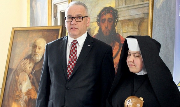 Brat Albert wyrusza w wędrówkę po Polsce