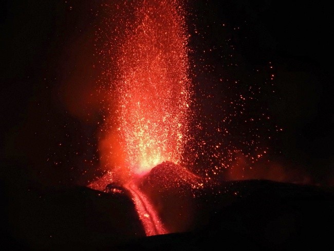 Etna się budzi