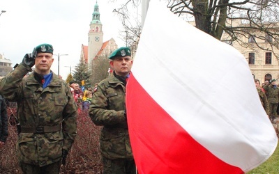 Błagam Cię za towarzyszami broni