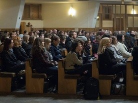 Młodzi chętnie uczestniczą w liturgii pokutnej