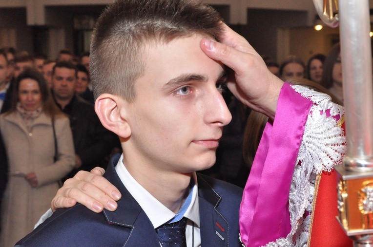 Bierzmowanie w par. Ducha Świętego w Mielcu
