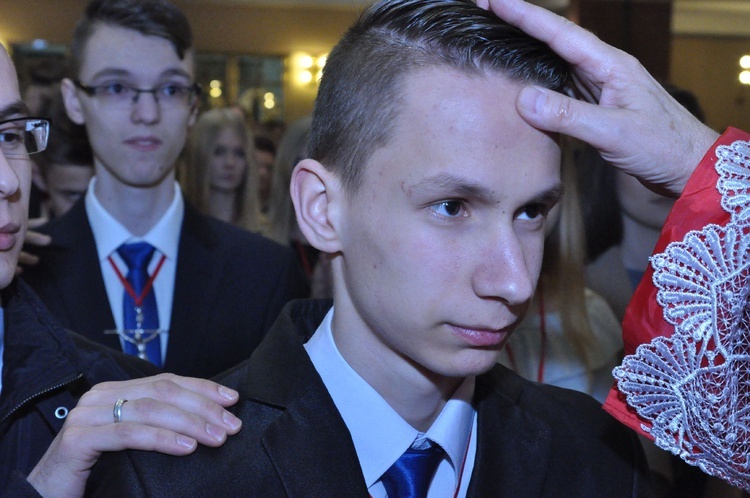 Bierzmowanie w kościele MBNP w Mielcu