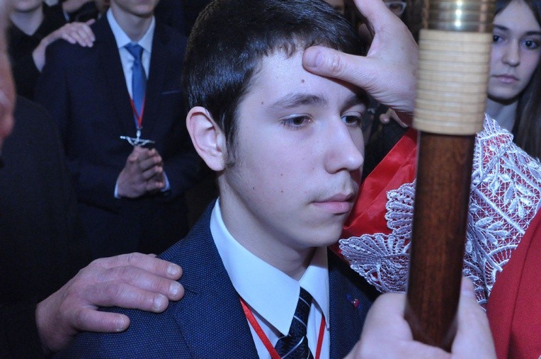 Bierzmowanie w kościele MBNP w Mielcu