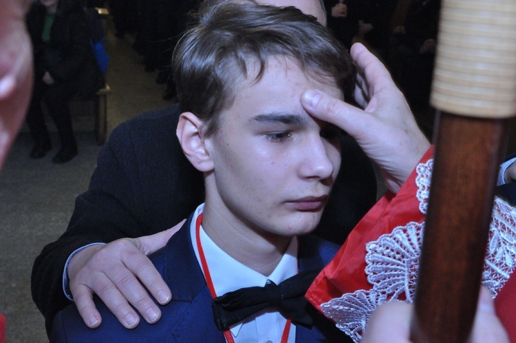 Bierzmowanie w kościele MBNP w Mielcu