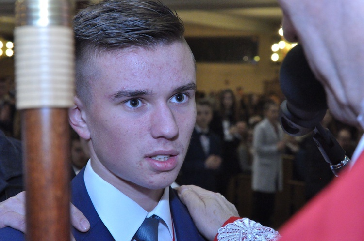 Bierzmowanie w kościele MBNP w Mielcu