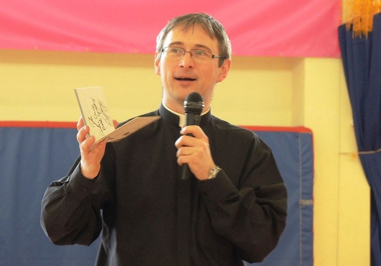 Piłka nożna w Kętach i "Kilometry Caritas"