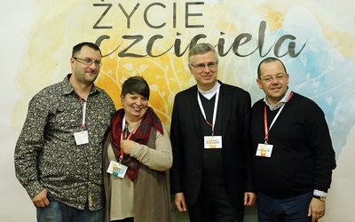 Uwielbiać, czyli żyć i kochać