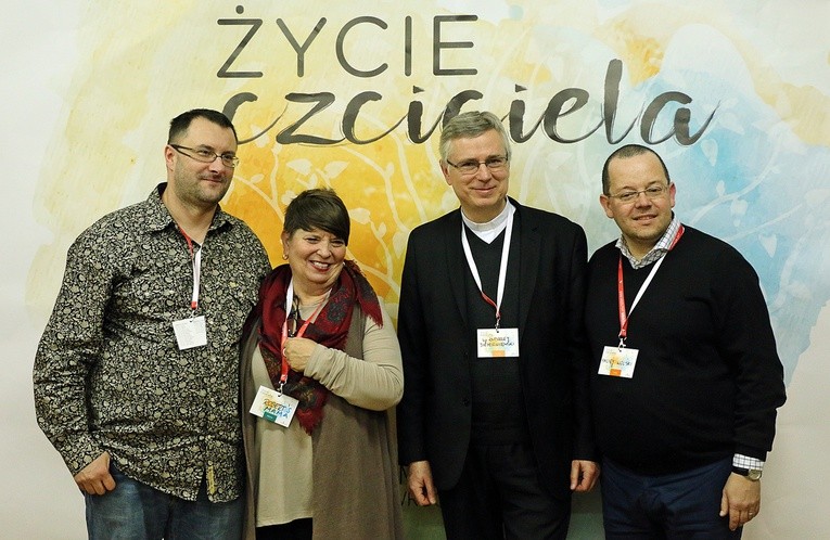 Uwielbiać, czyli żyć i kochać