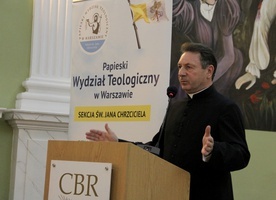 Ksiądz prałat Krzysztof Pawlina, rektor Papieskiego Wydziały Teologicznego w Warszawie, zachęca do przysyłania propozycji tematów kolejnych spotkań