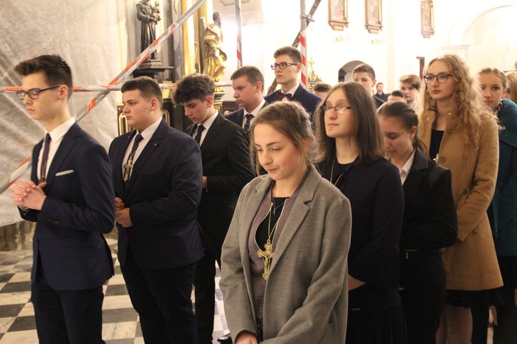 Bierzmowanie w bazylice św. Mateusza w Mielcu