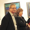 Franciszek Kafel podczas wernisażu wystawy.