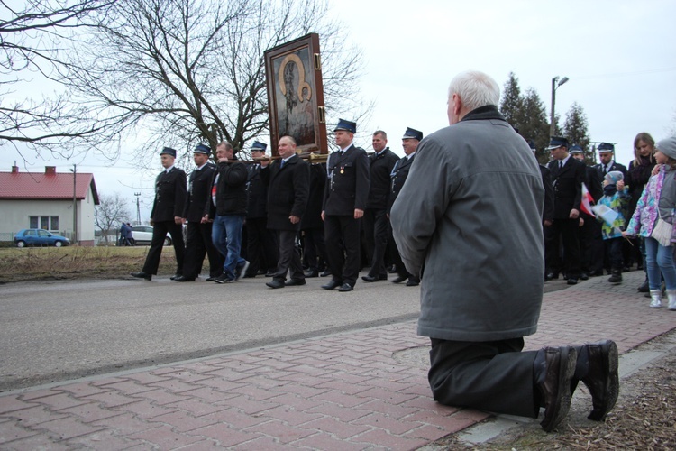 Powitanie ikony MB Częstochowskiej w Kozłowie Biskupim