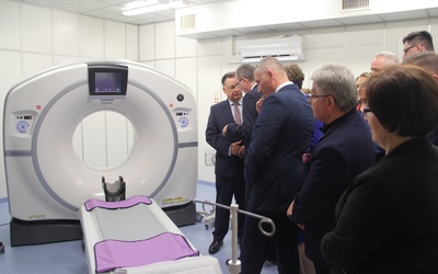 Nowy tomograf komputerowy może już szłużyć pacjentom