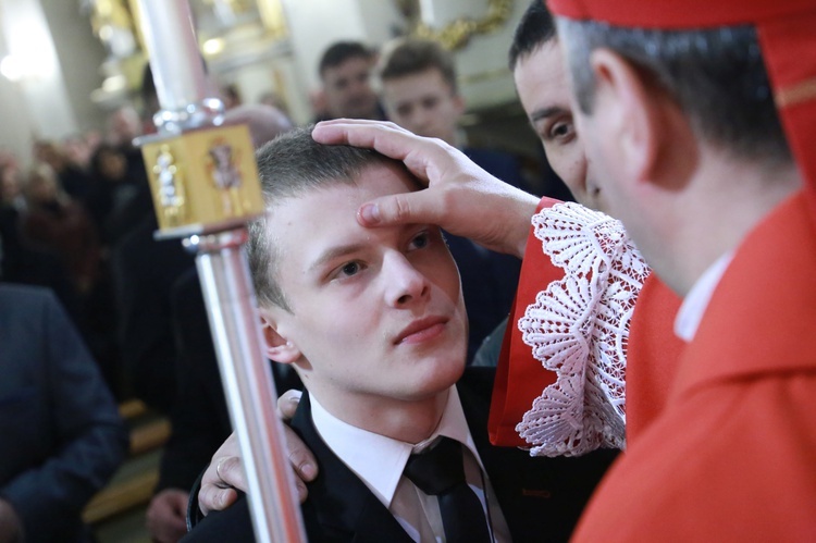 Bierzmowanie w par. św. Jadwigi w Dębicy