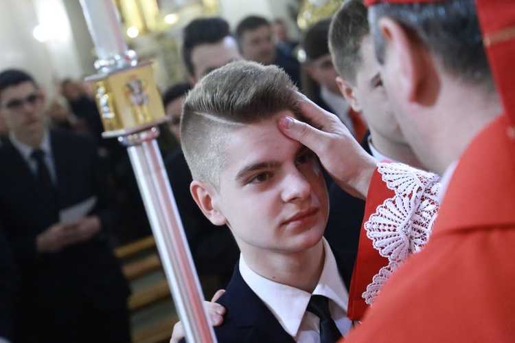 Bierzmowanie w par. św. Jadwigi w Dębicy