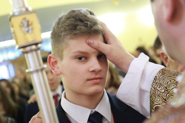 Bierzmowanie w par. Świętego Krzyża i MB Bolesnej w Dębicy