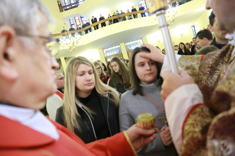 Bierzmowanie w par. Świętego Krzyża i MB Bolesnej w Dębicy