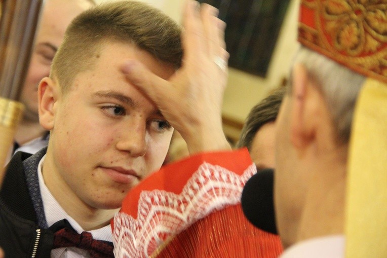Bierzmowanie w par. MB Anielskiej w Dębicy
