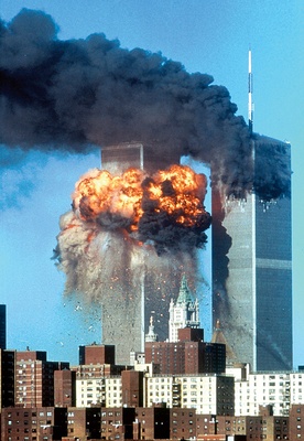 W XXI wieku „piekłem na ziemi” są zamachy terrorystyczne, jak ten na World Trade Center w 2001 roku.