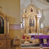 Nowe ołtarze w kościele w Radoszowach