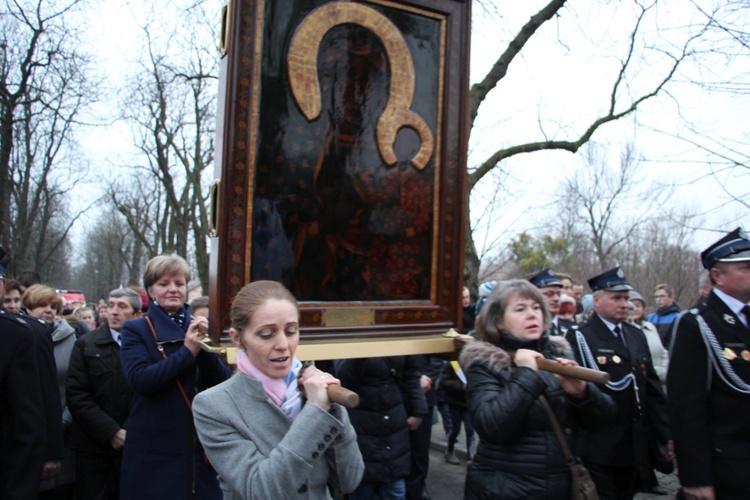 Powitanie ikony MB Częstochowskiej w Rybnie