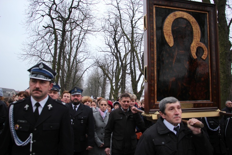 Powitanie ikony MB Częstochowskiej w Rybnie