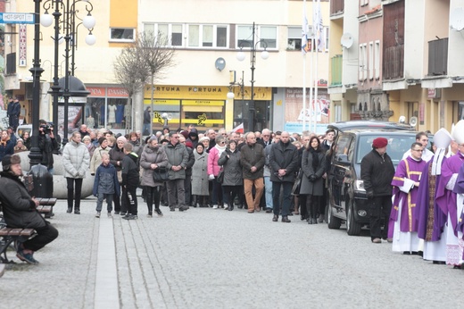 Pogrzeb biskupa Tadeusza Rybaka