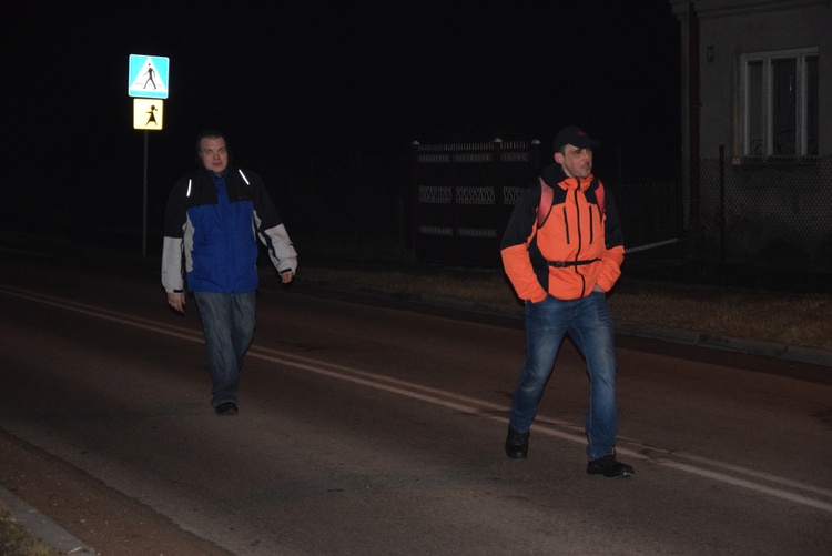 Ekstremalna Droga Krzyżowa ze Skierniewic do Niepokalanowa