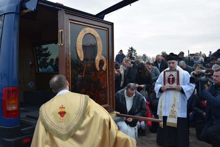 Powitanie ikony MB Częstochowskiej w Giżycach