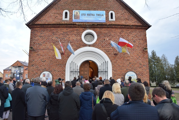 Powitanie ikony MB Częstochowskiej w Giżycach