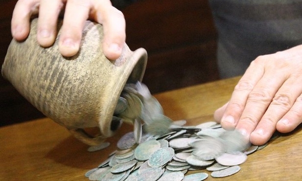 Archeolodzy i skarby