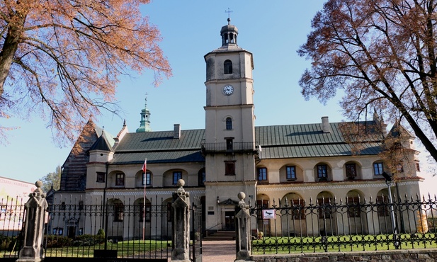 Początki klasztoru cystersów w Wąchocku sięgają XII w.
