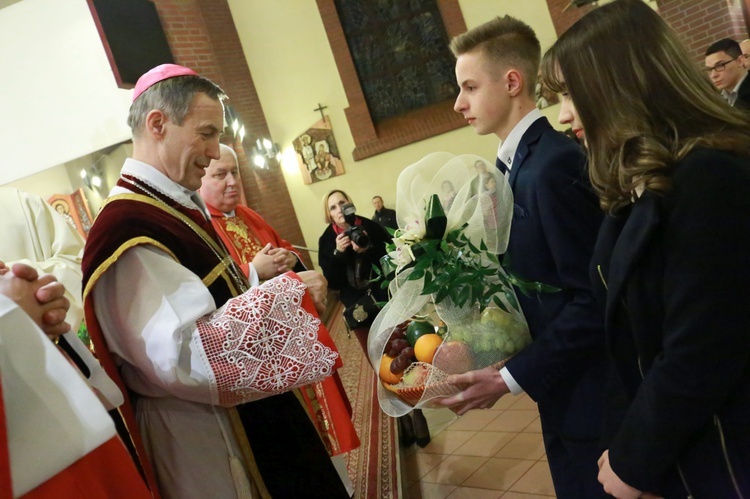 Bierzmowanie w par. pw. Miłosierdzia Bożego w Brzesku