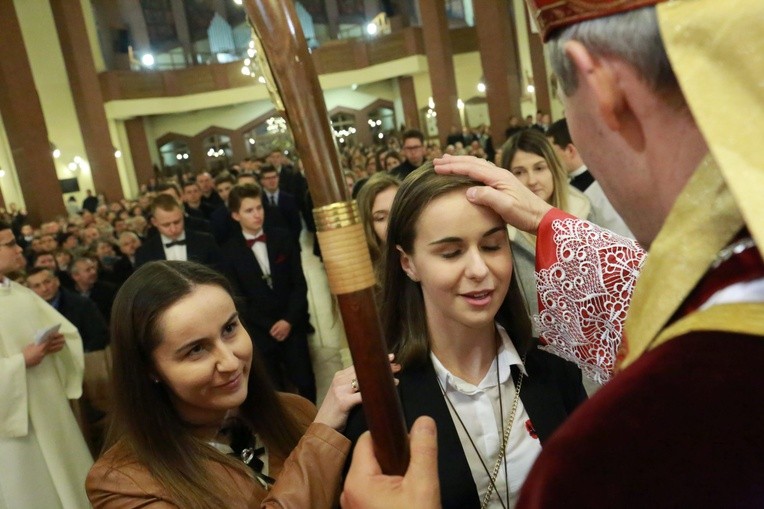Bierzmowanie w par. pw. Miłosierdzia Bożego w Brzesku