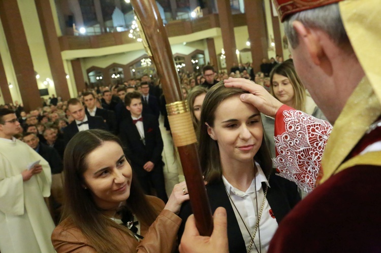 Bierzmowanie w par. pw. Miłosierdzia Bożego w Brzesku