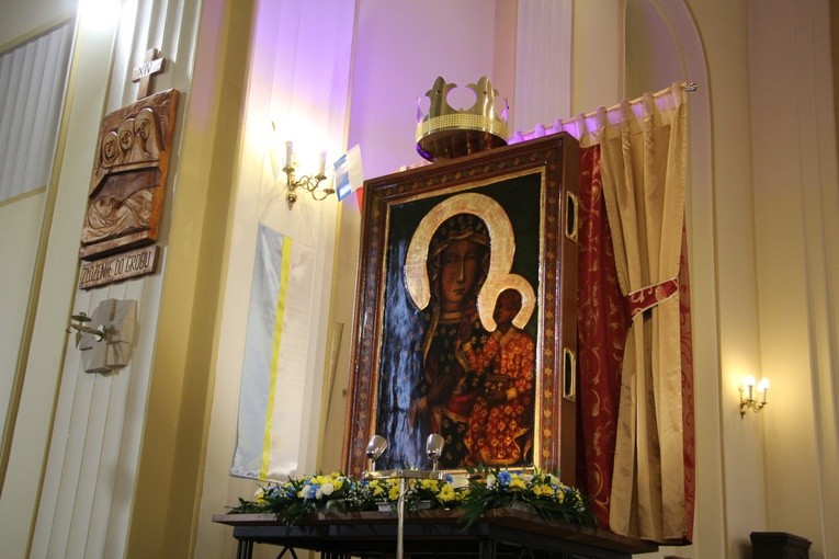 Powitanie ikony MB Częstochowskiej w Młodzieszynie