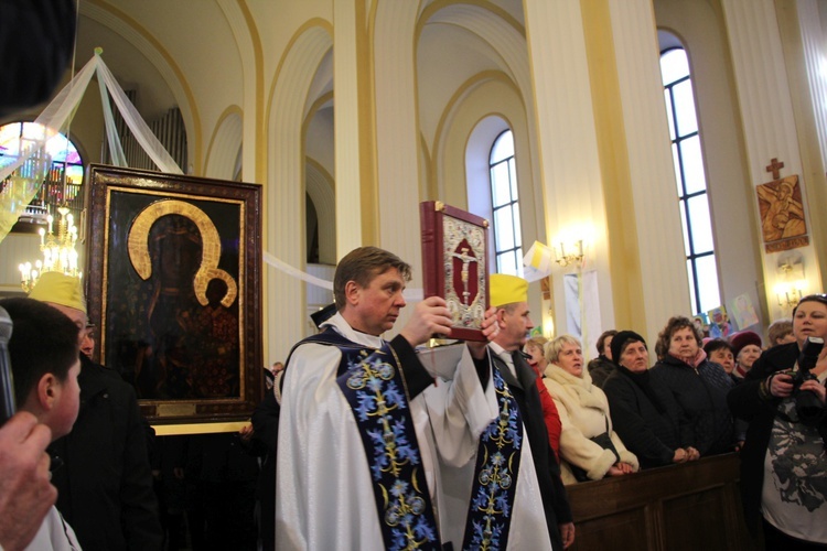 Powitanie ikony MB Częstochowskiej w Młodzieszynie