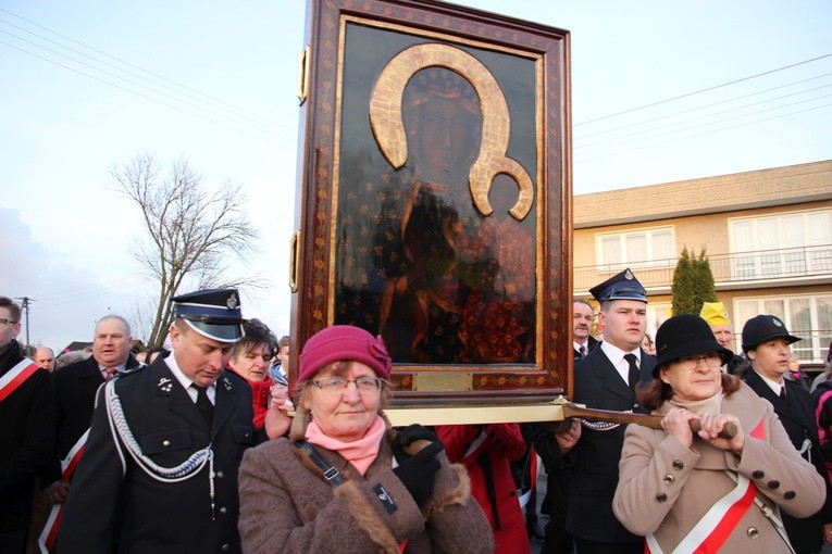 Powitanie ikony MB Częstochowskiej w Młodzieszynie