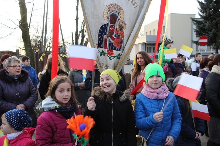 Powitanie ikony MB Częstochowskiej w Młodzieszynie