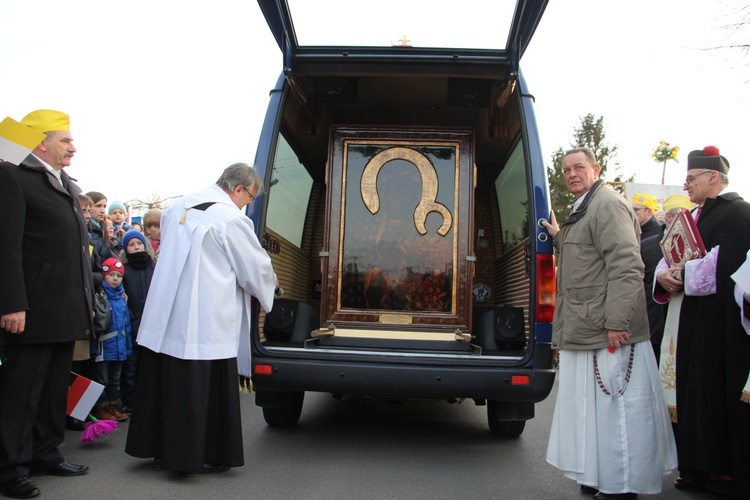 Powitanie ikony MB Częstochowskiej w Młodzieszynie