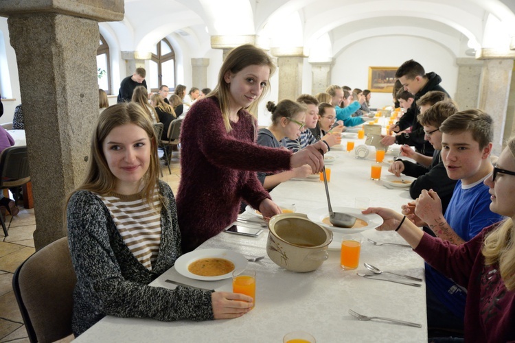 Młodzież oazowa w Sidzinie