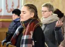 Atmosfera modlitwy udzielała się wszystkim przybyłym na nabożeństwo